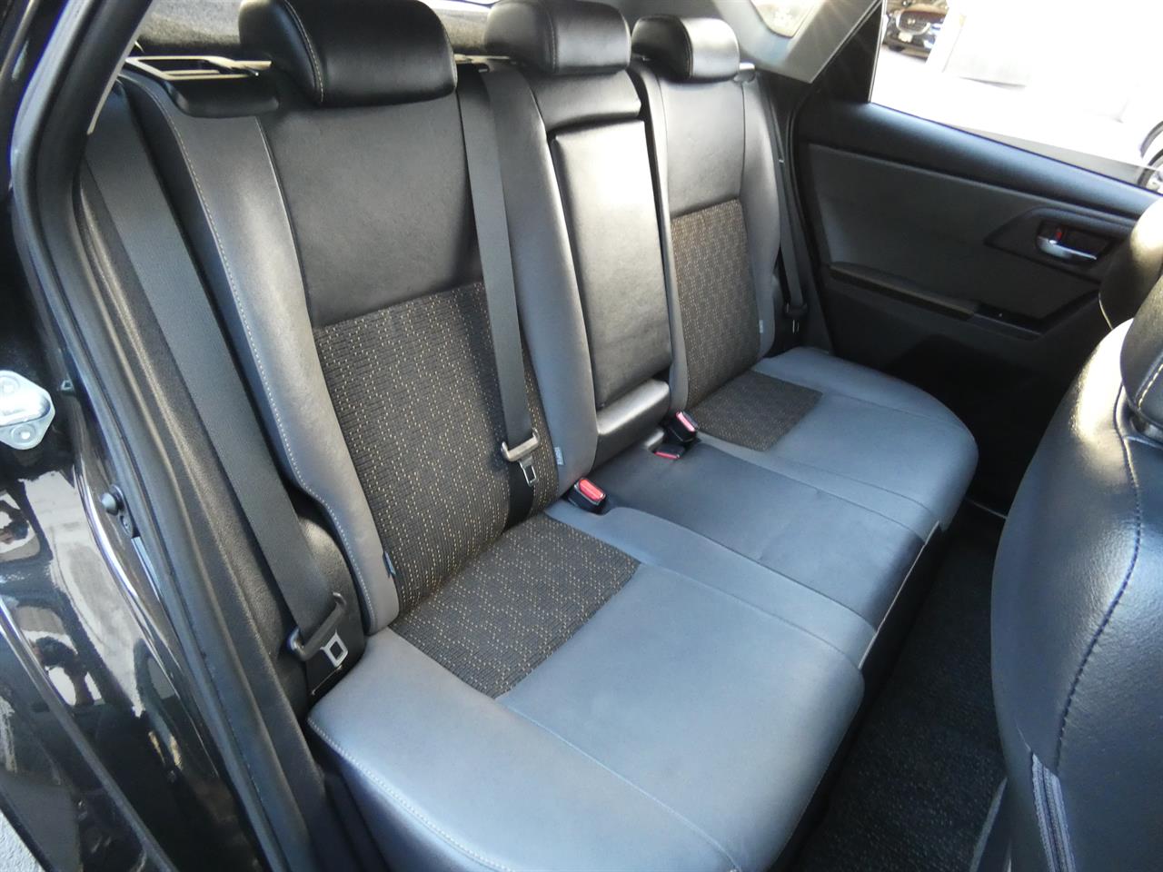 2014 Toyota AURIS