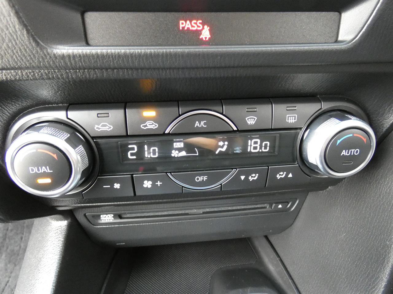 2016 Mazda AXELA