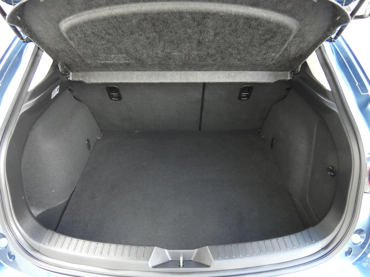 2016 Mazda AXELA