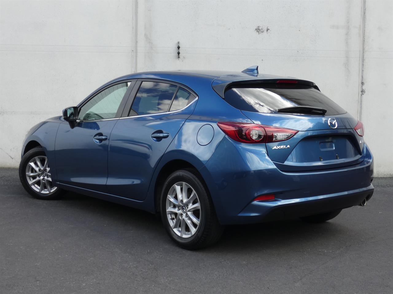 2016 Mazda AXELA