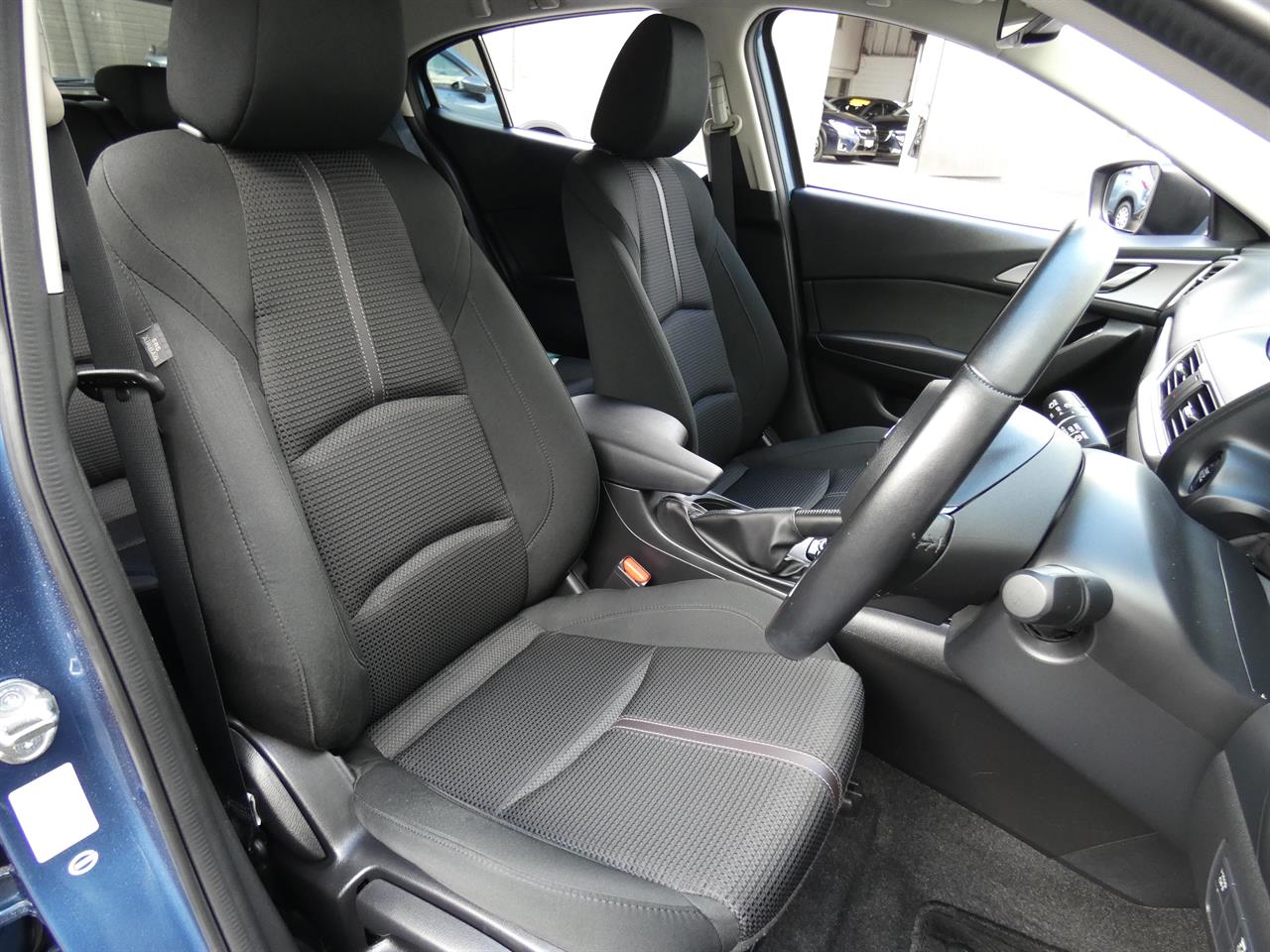 2016 Mazda AXELA
