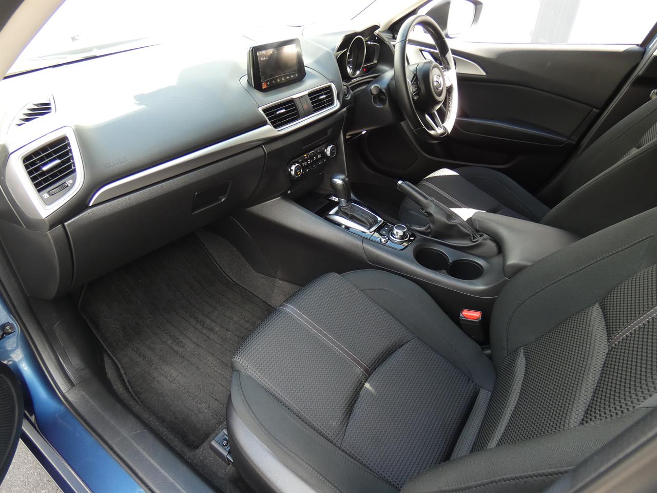 2016 Mazda AXELA