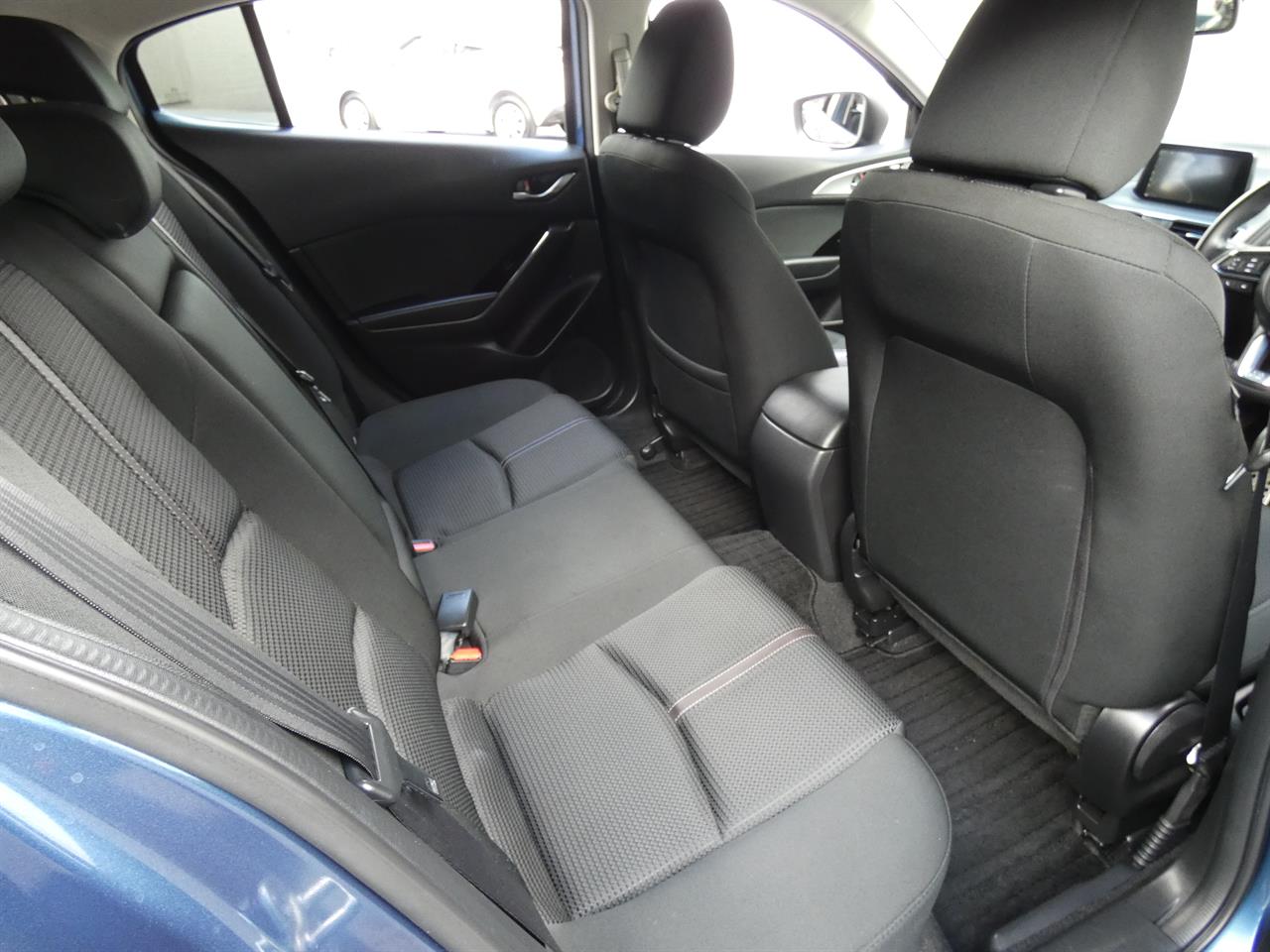 2016 Mazda AXELA