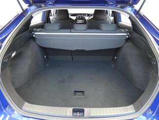 2018 Toyota Prius - Thumbnail