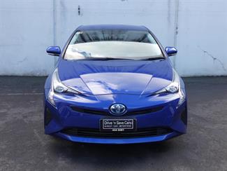2018 Toyota Prius - Thumbnail