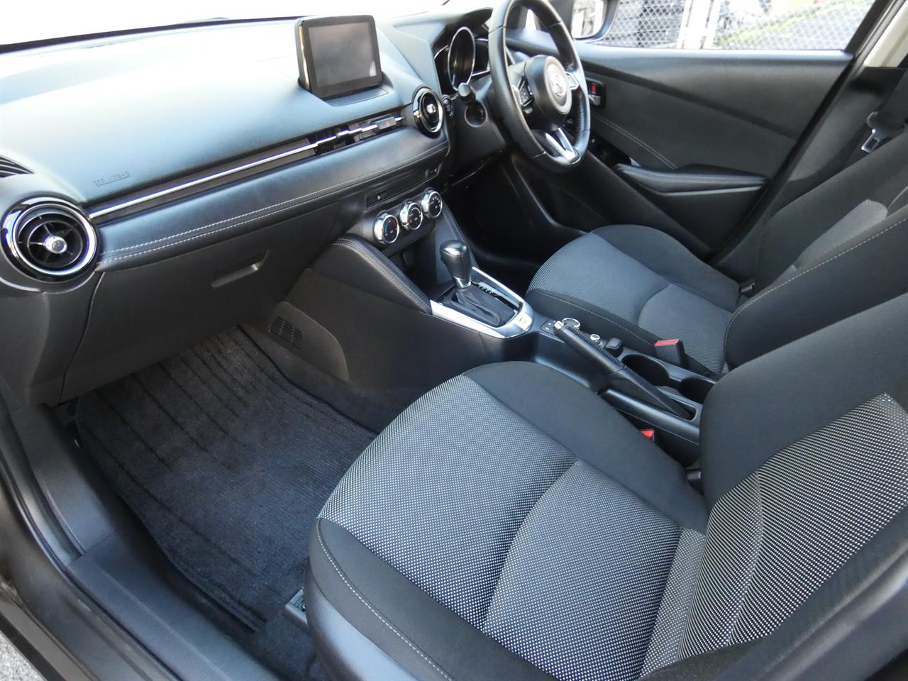 2017 Mazda DEMIO