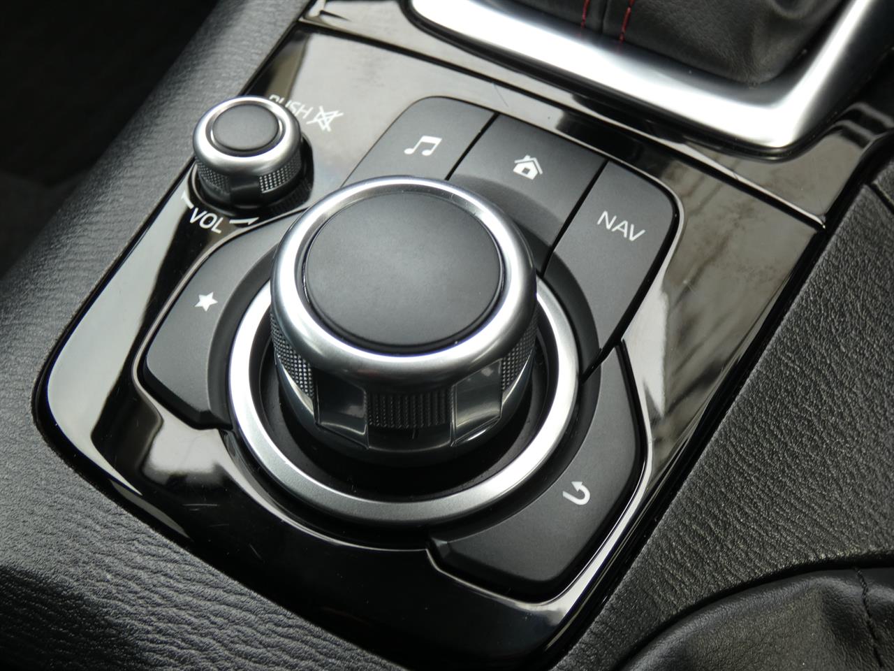 2016 Mazda AXELA