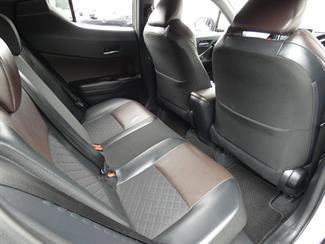 2017 Toyota C-HR - Thumbnail