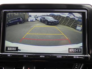 2017 Toyota C-HR - Thumbnail