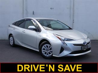 2018 Toyota Prius - Thumbnail