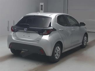 2021 Toyota YARIS - Thumbnail