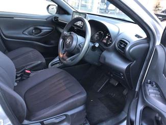 2021 Toyota YARIS - Thumbnail