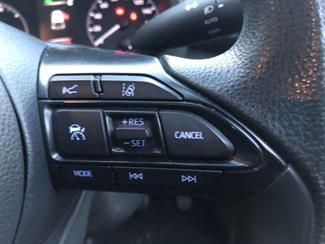 2021 Toyota YARIS - Thumbnail