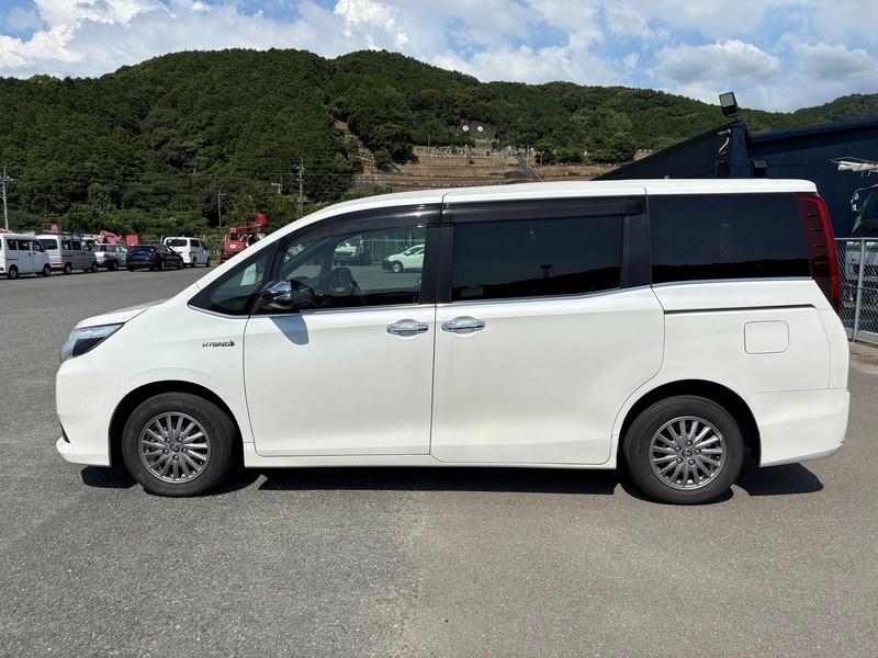 2016 Toyota Esquire