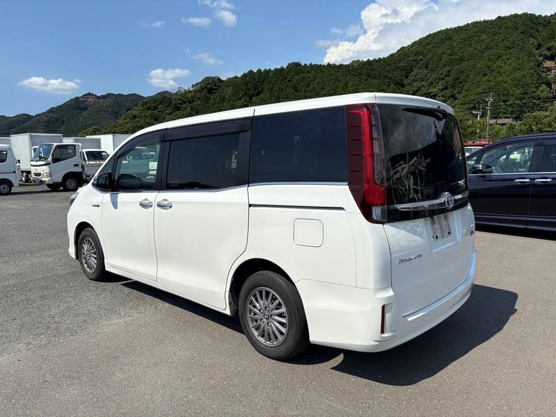 2016 Toyota Esquire