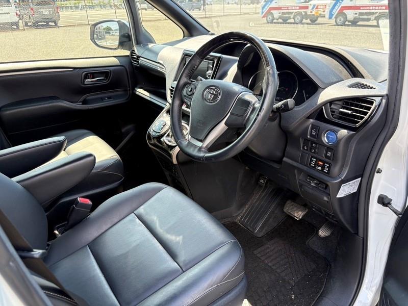2016 Toyota Esquire