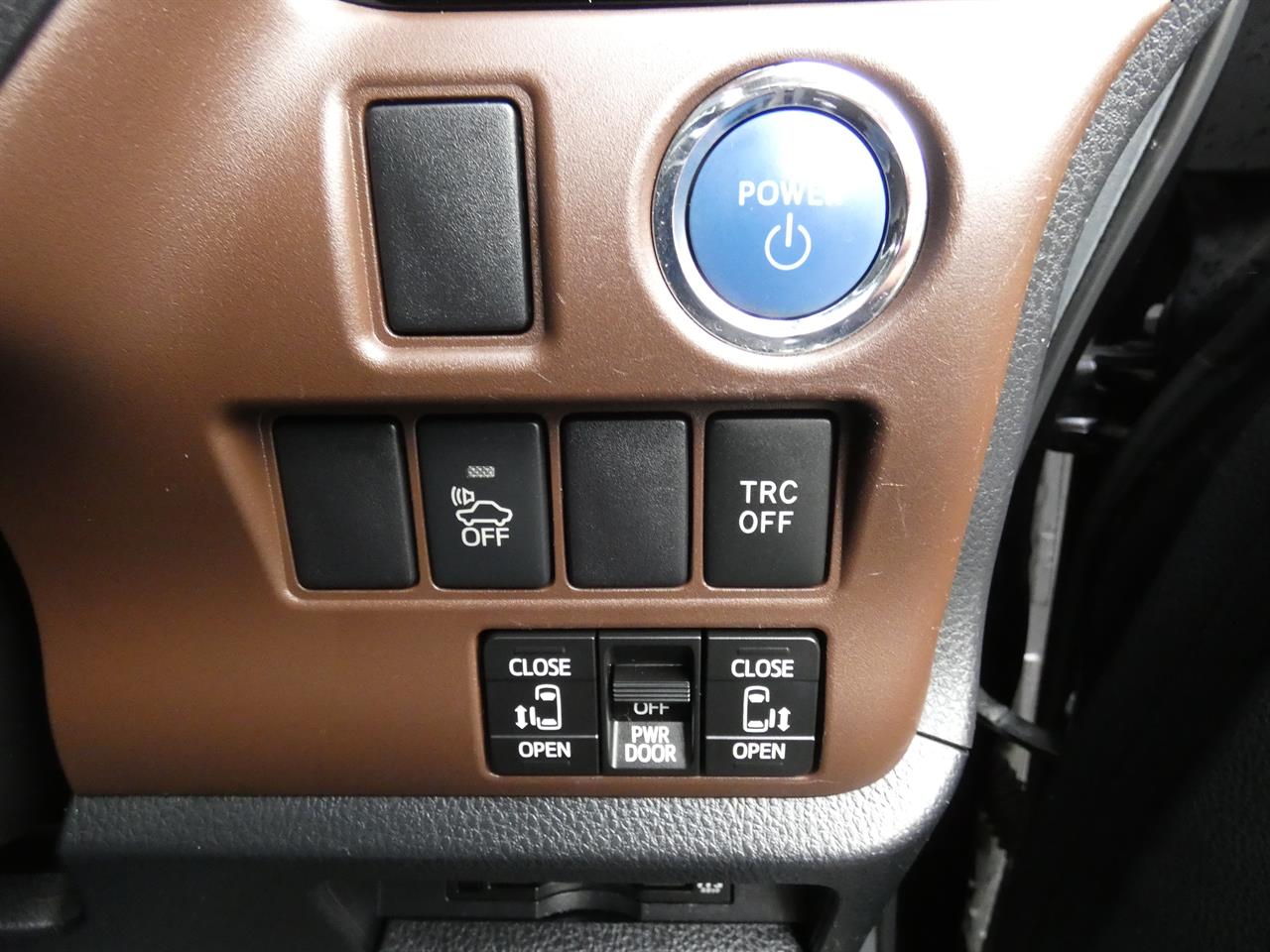 2015 Toyota Esquire
