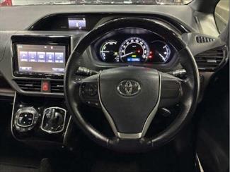 2015 Toyota Esquire - Thumbnail