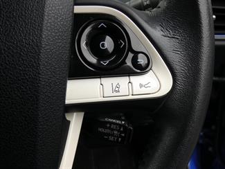 2017 Toyota Prius - Thumbnail