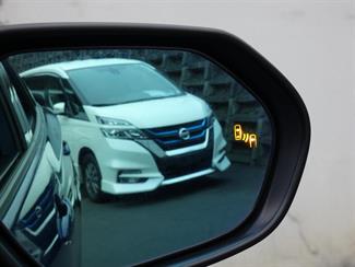 2017 Toyota Prius - Thumbnail