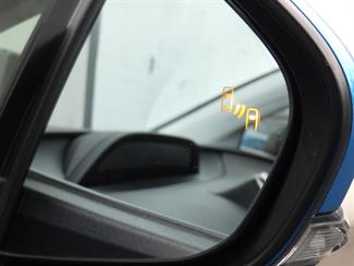 2019 Toyota Prius - Thumbnail