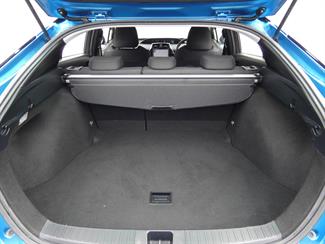 2019 Toyota Prius - Thumbnail