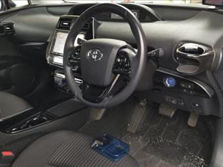 2019 Toyota Prius - Thumbnail