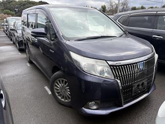 2015 Toyota Esquire - Thumbnail