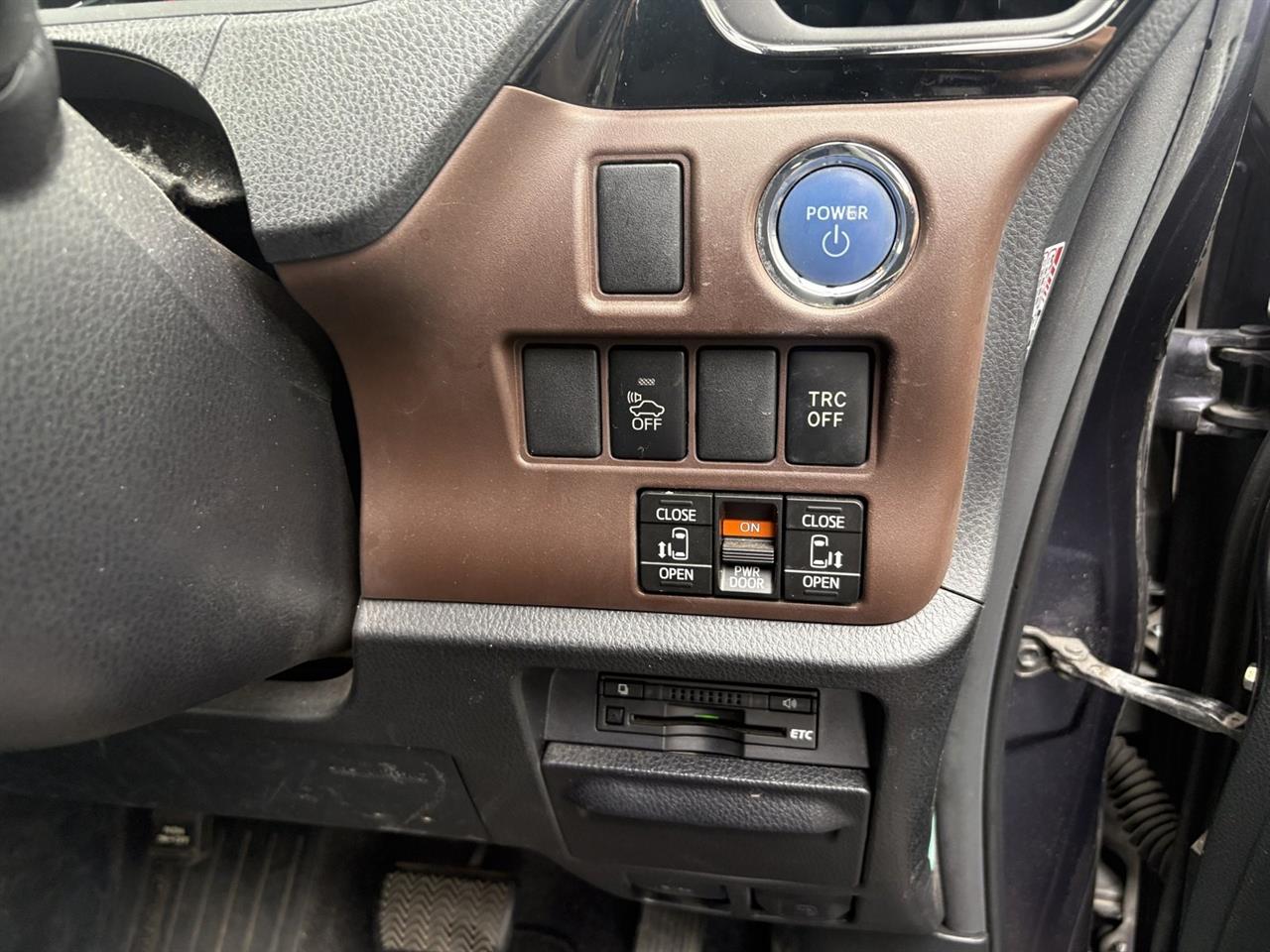2015 Toyota Esquire