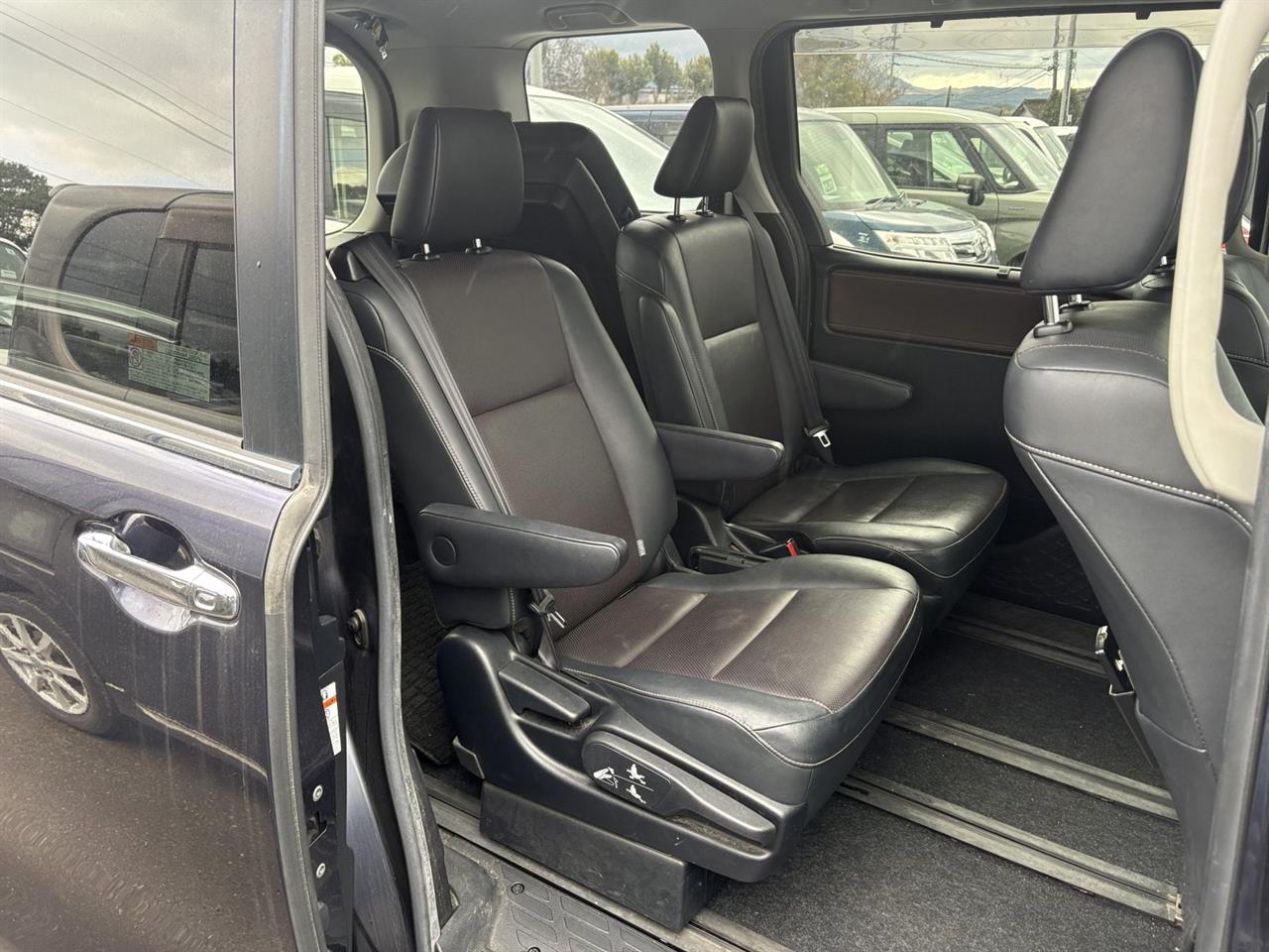 2015 Toyota Esquire