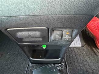 2015 Toyota Noah - Thumbnail