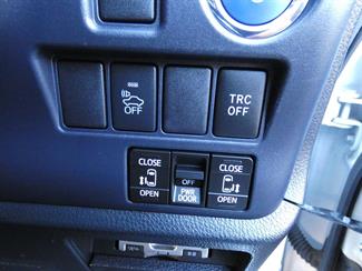 2015 Toyota Noah - Thumbnail