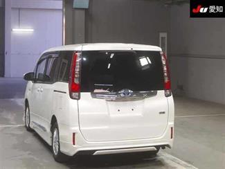 2015 Toyota Noah - Thumbnail