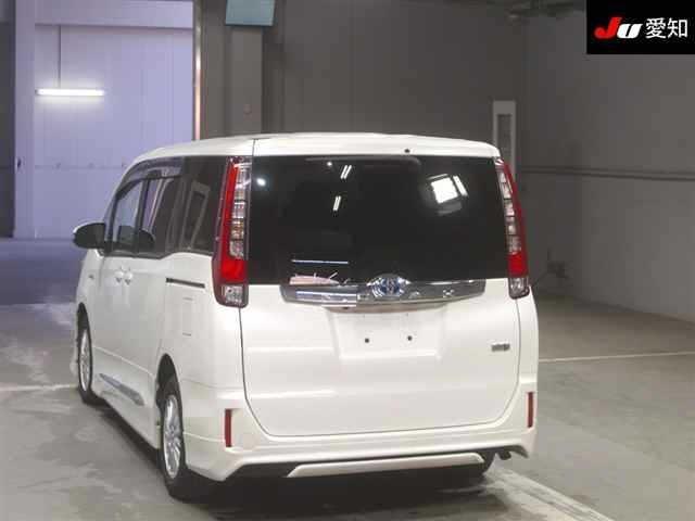 2015 Toyota Noah