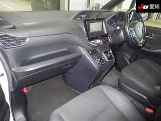 2015 Toyota Noah - Thumbnail
