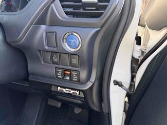2015 Toyota Noah - Thumbnail