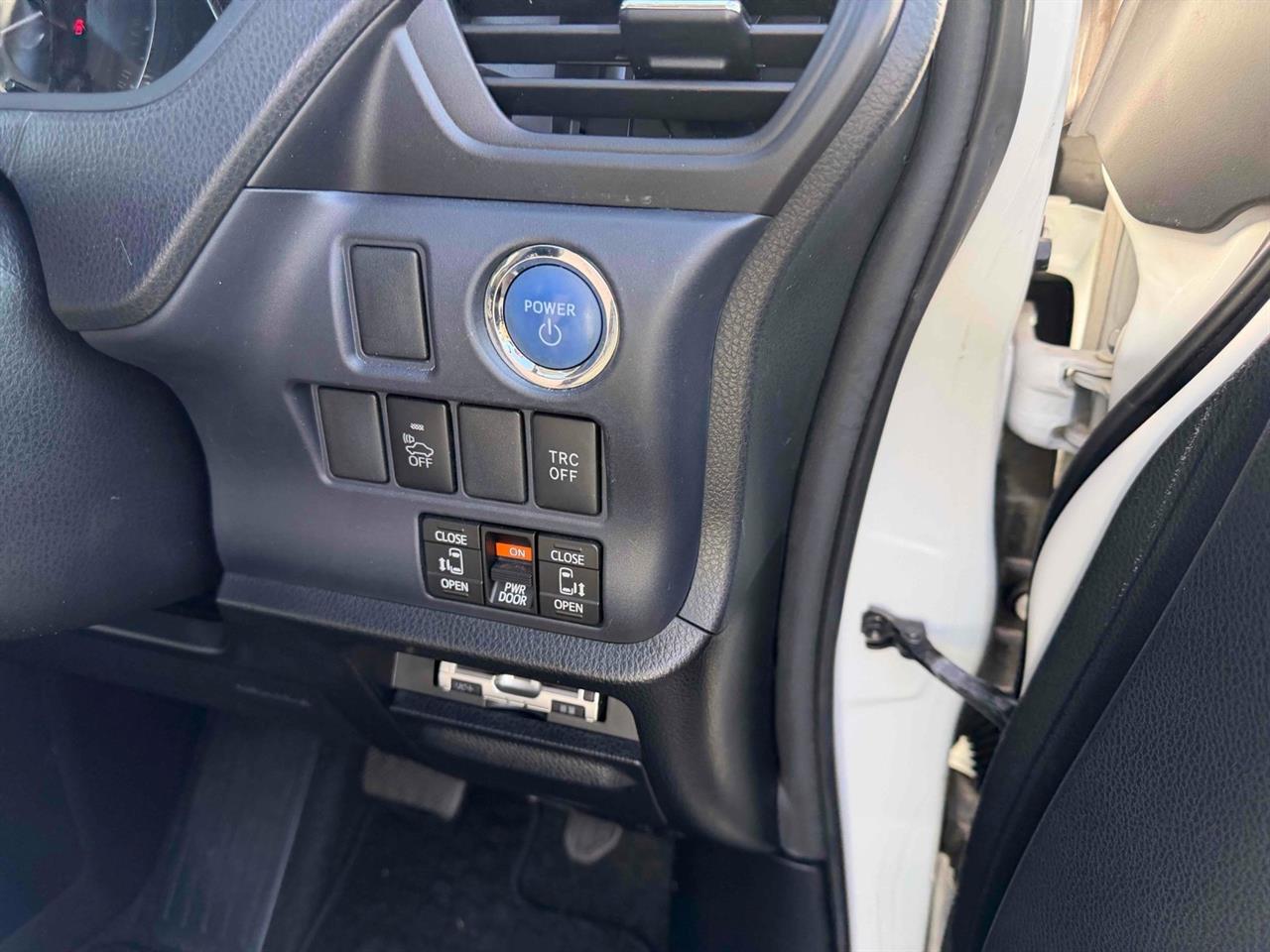 2015 Toyota Noah
