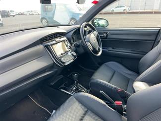 2016 Toyota COROLLA - Thumbnail