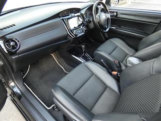 2016 Toyota COROLLA - Thumbnail