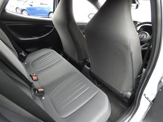 2021 Toyota YARIS - Thumbnail