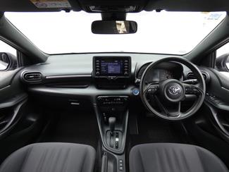 2021 Toyota YARIS - Thumbnail