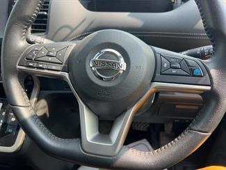 2017 Nissan SERENA - Thumbnail