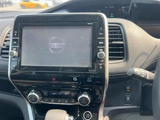 2017 Nissan SERENA - Thumbnail