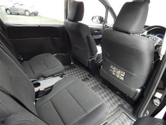 2014 Toyota Voxy - Thumbnail