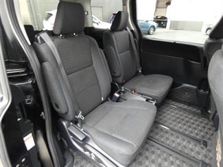 2014 Toyota Voxy - Thumbnail