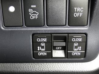 2014 Toyota Voxy - Thumbnail