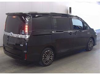 2014 Toyota Voxy - Thumbnail