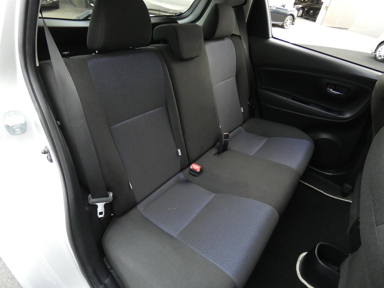 2016 Toyota VITZ