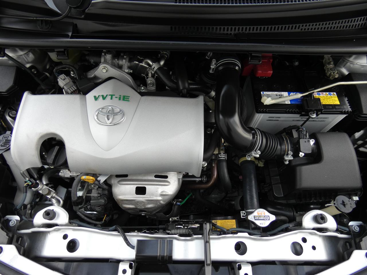 2016 Toyota VITZ