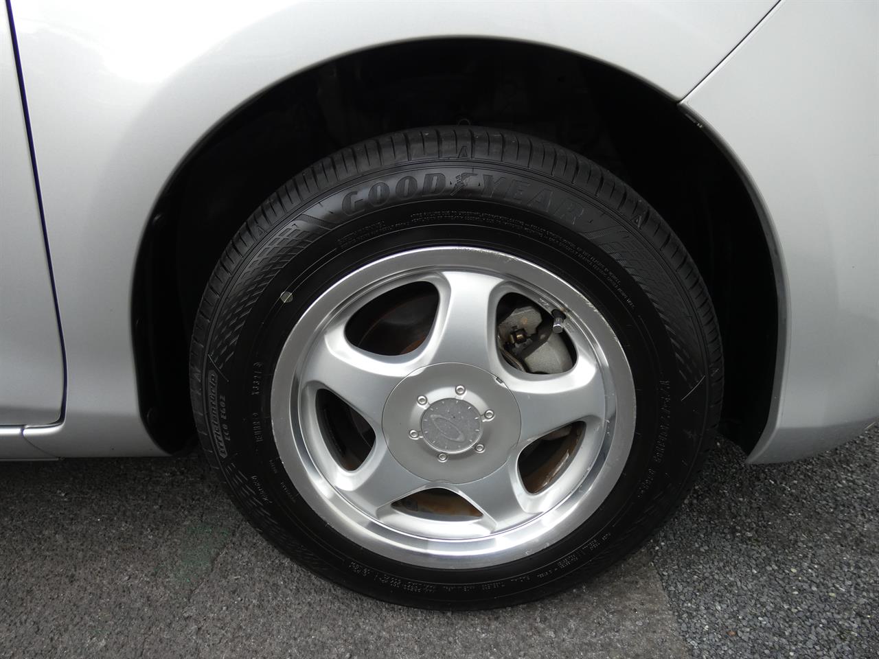 2016 Toyota VITZ